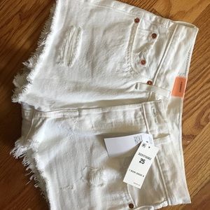 Brand new white Levi’s shorts!